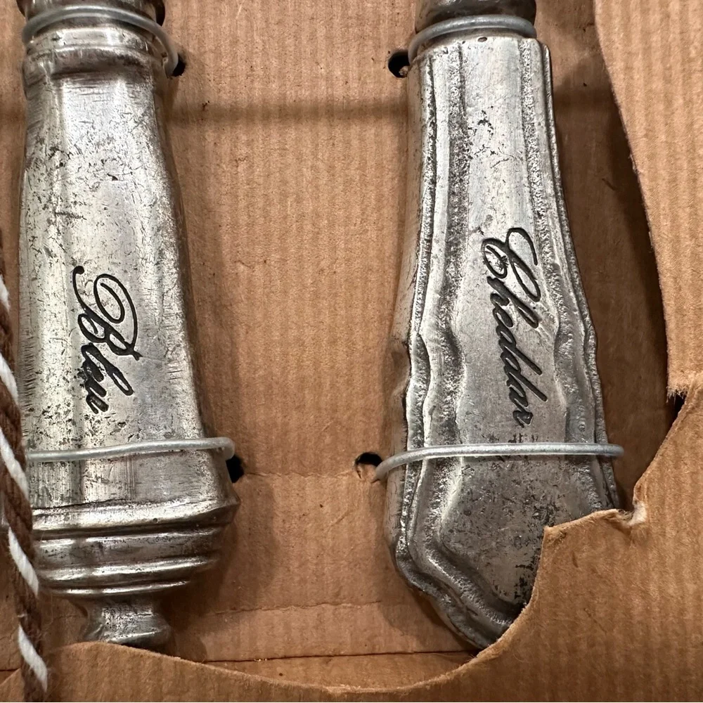 Vintage-Antique Style Silver Cheese Knife Set 4-Piece Cheddar Bleu Swiss Gouda